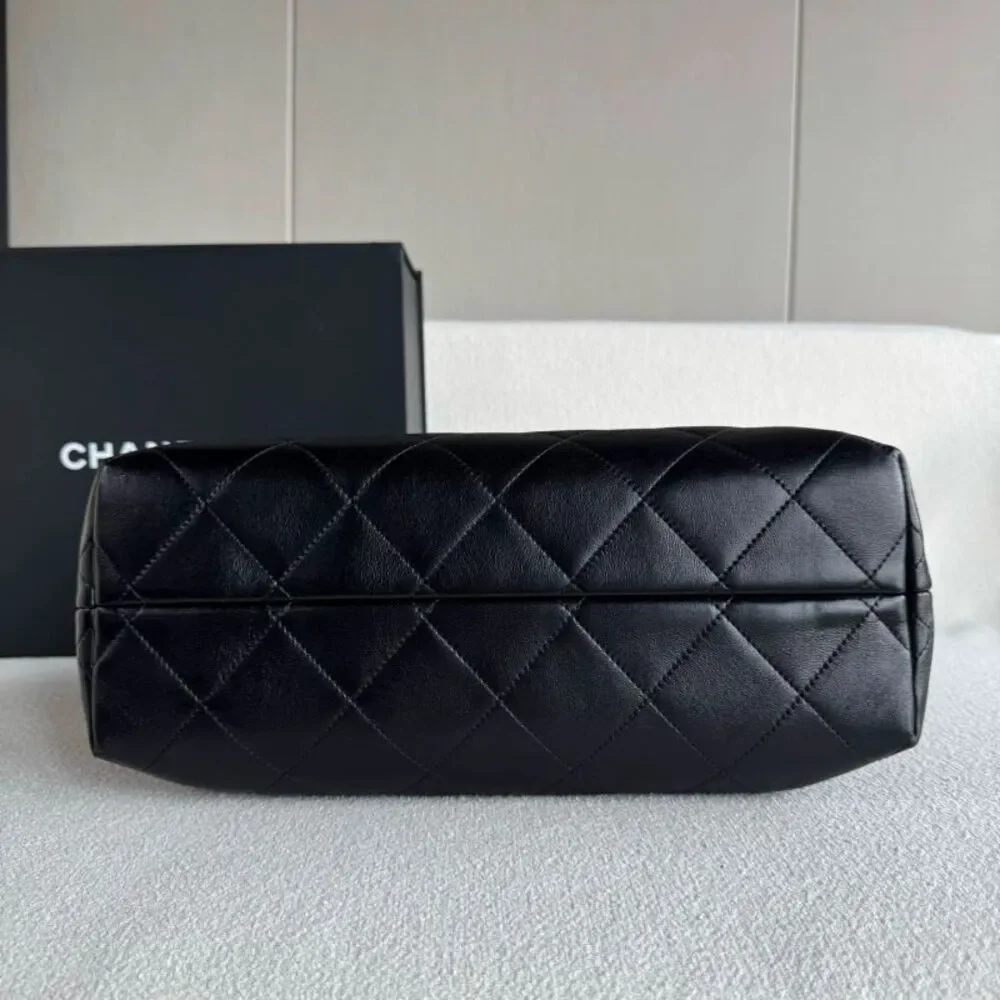 CHANEL brand color